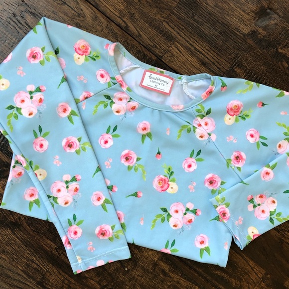 SweetHoney Rash Guard - Picture 3 of 5